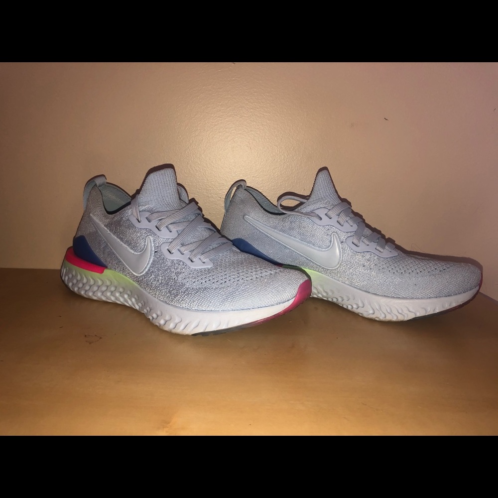 Nike Womens Epic React Flyknit 2 Womens